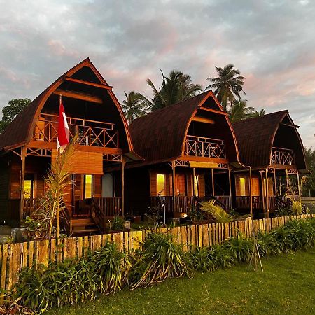 Momos Surf Shack Hotel Salul Buitenkant foto