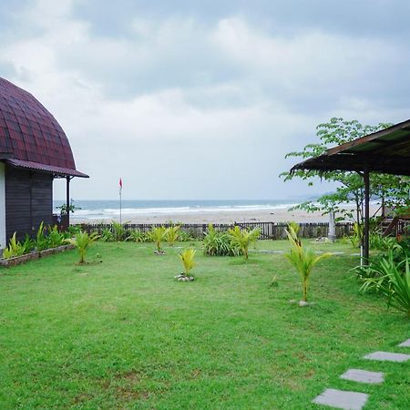 Momos Surf Shack Hotel Salul Buitenkant foto
