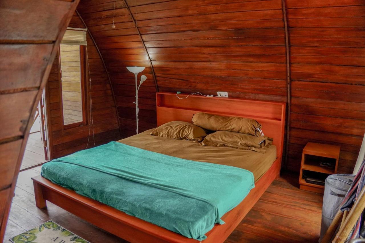 Momos Surf Shack Hotel Salul Buitenkant foto