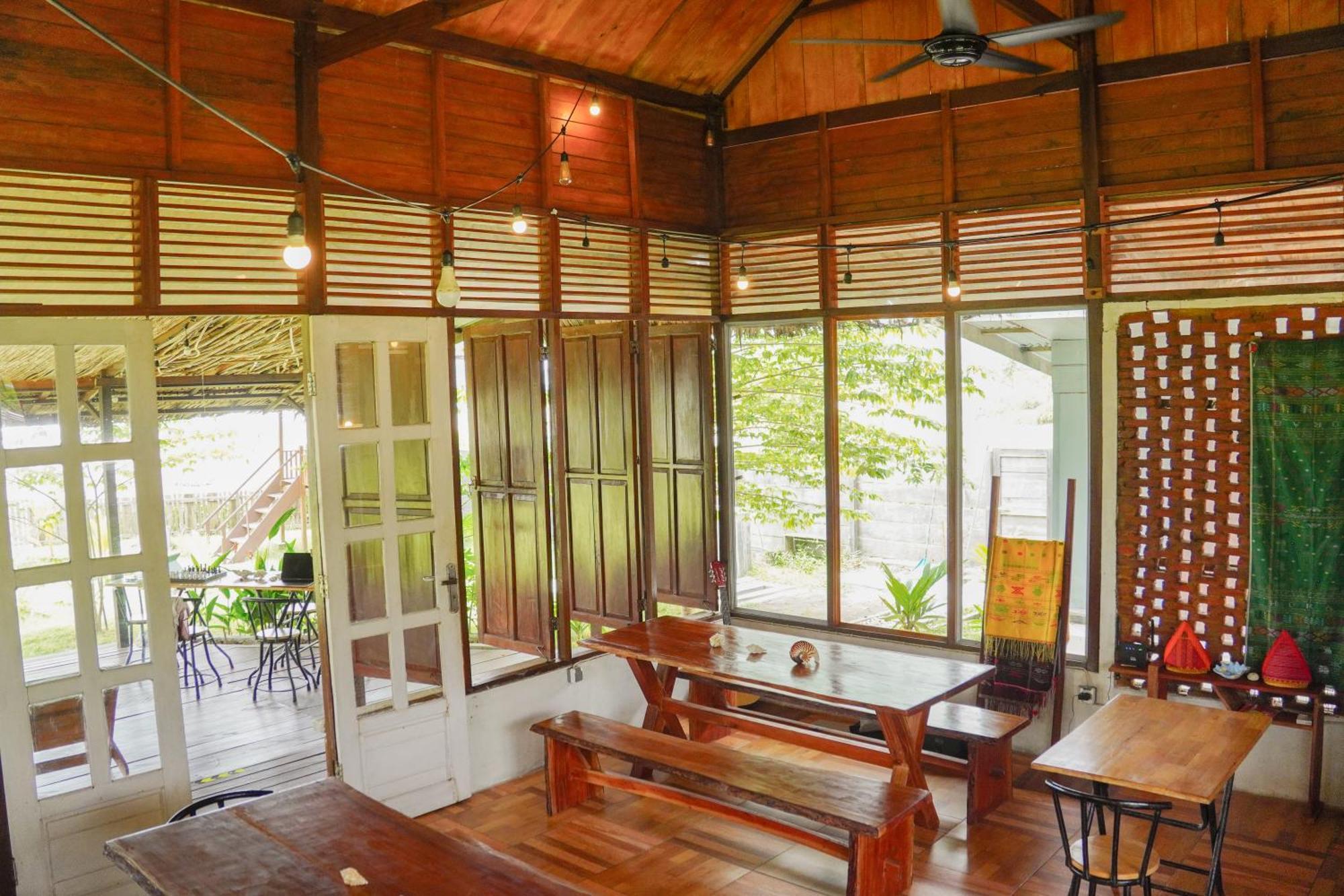 Momos Surf Shack Hotel Salul Buitenkant foto